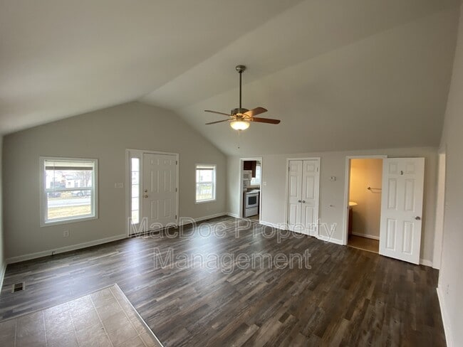 Building Photo - 5472 Riverview Dr