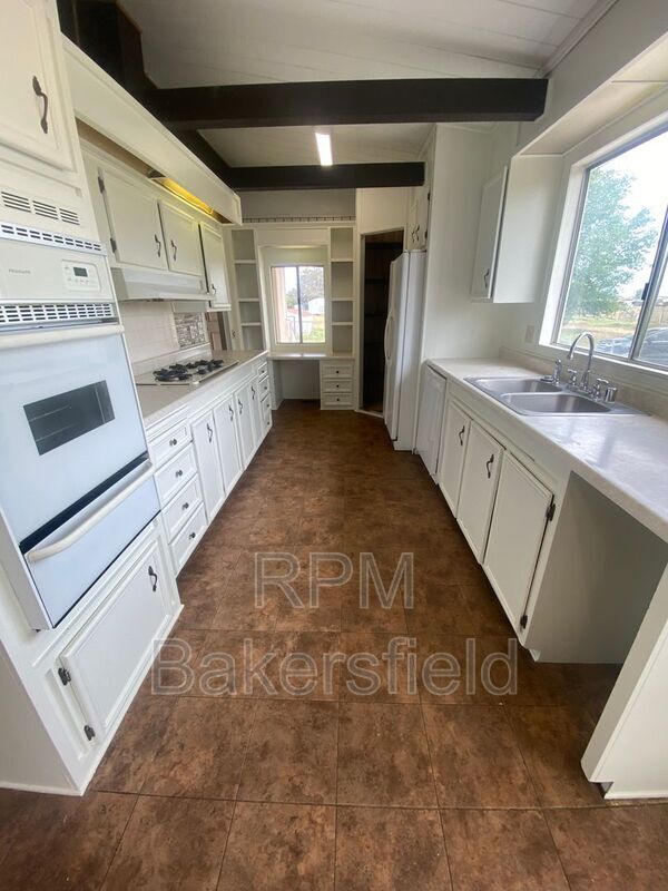 Building Photo - 12604 Ashe Rd