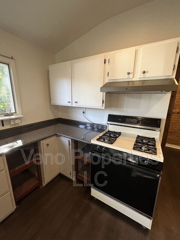 Building Photo - 3 Ashland Pl