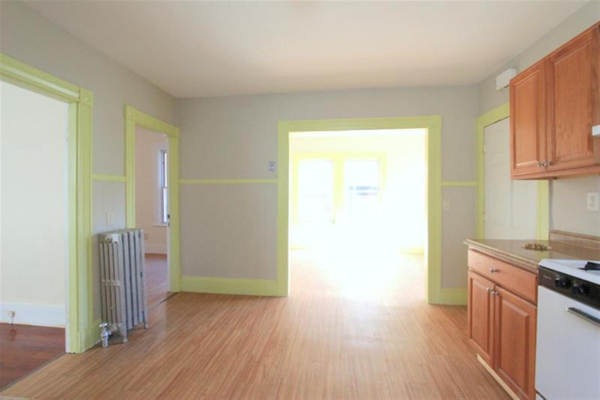 Building Photo - 569 Main St