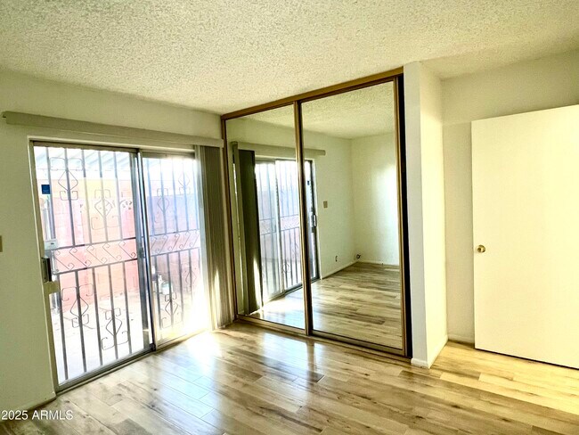 Building Photo - 6818 N 35th Ave