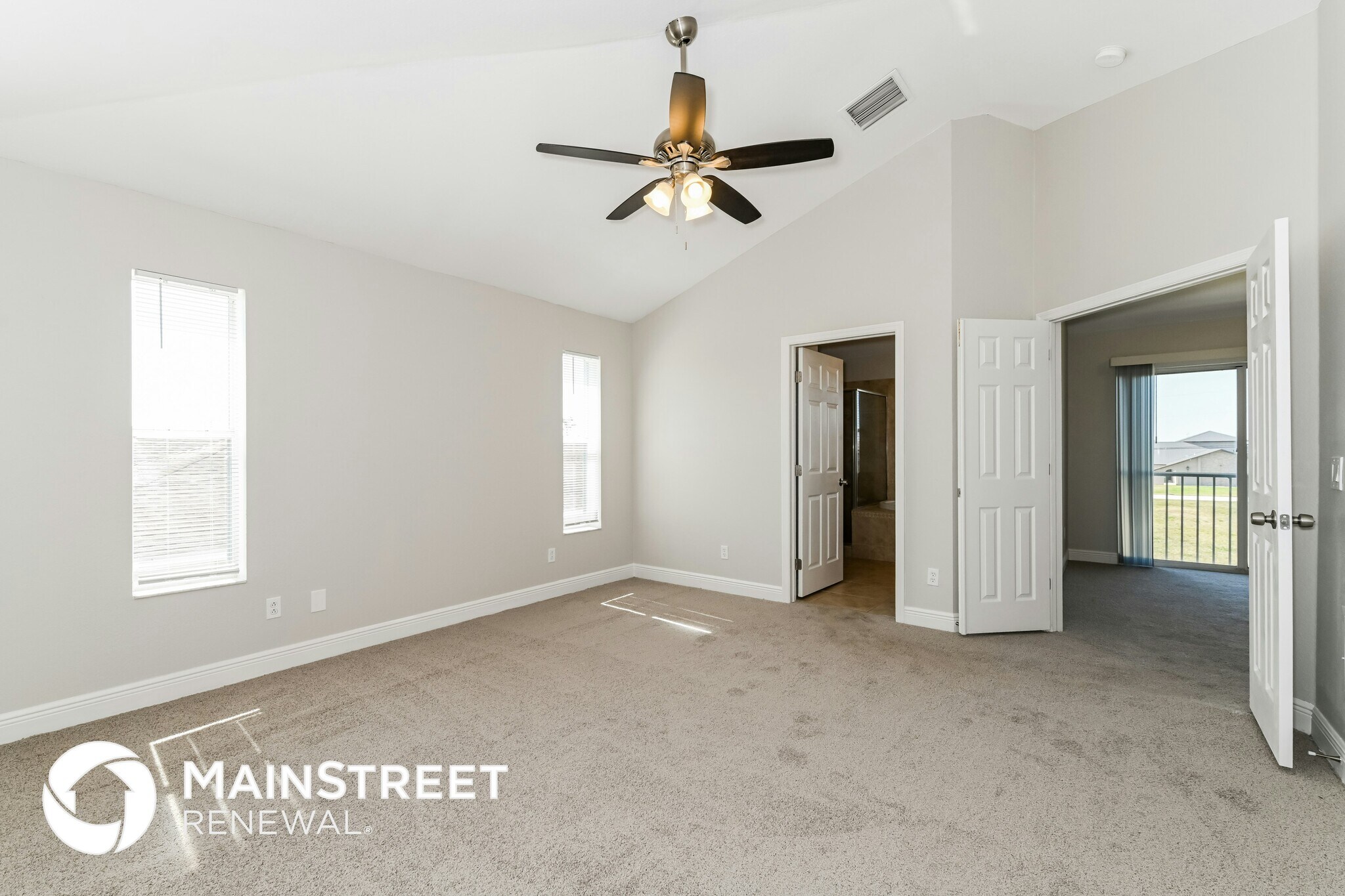 Building Photo - 1002 SW 4th Ave