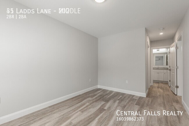 Building Photo - 35 Ladds Ln