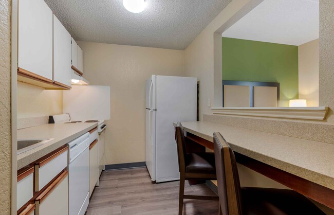 Building Photo - Furnished Studio-Dallas - Las Colinas - Meadow Creek Dr.