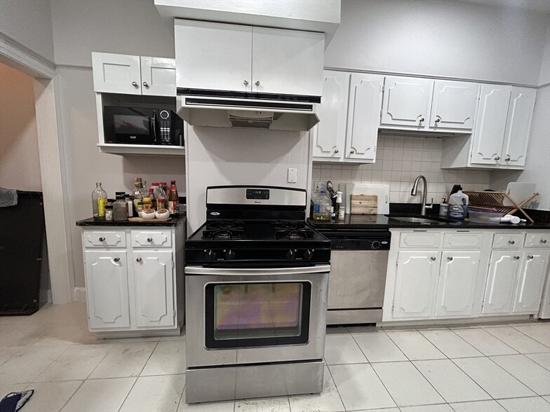 Primary Photo - 26 Mystic St