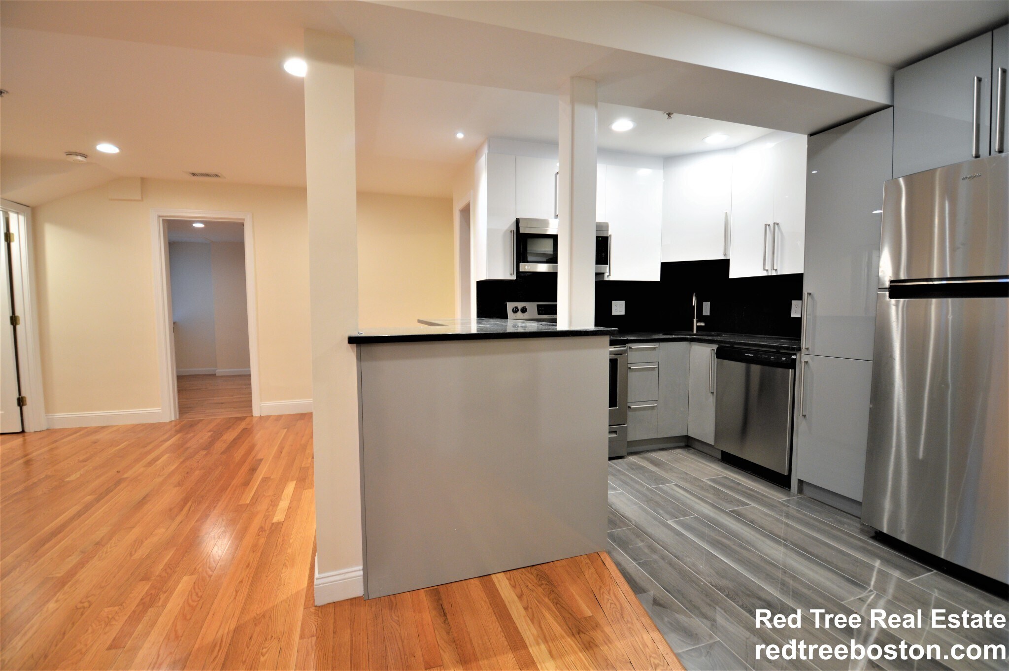 Building Photo - 1806 Beacon St
