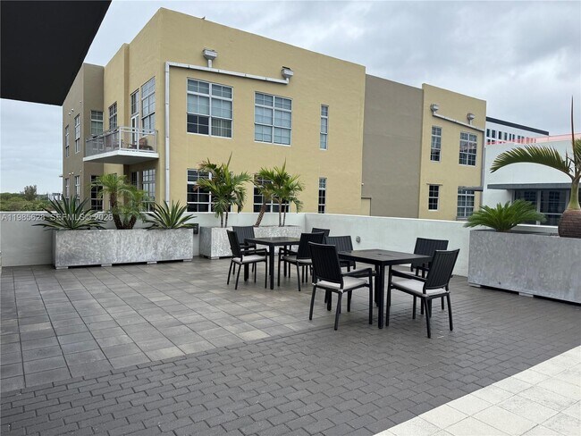 Building Photo - 434 NW 1st Ave