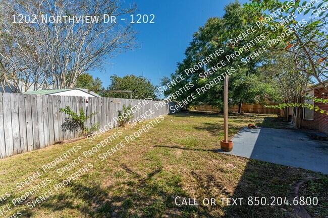 Building Photo - 1202 Northview Dr