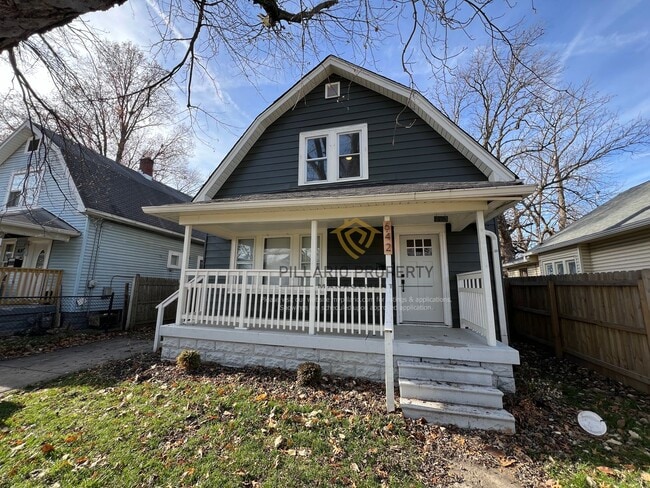 Building Photo - Renovated 3 Bedroom Home in Tuxedo Park, Available NOW!