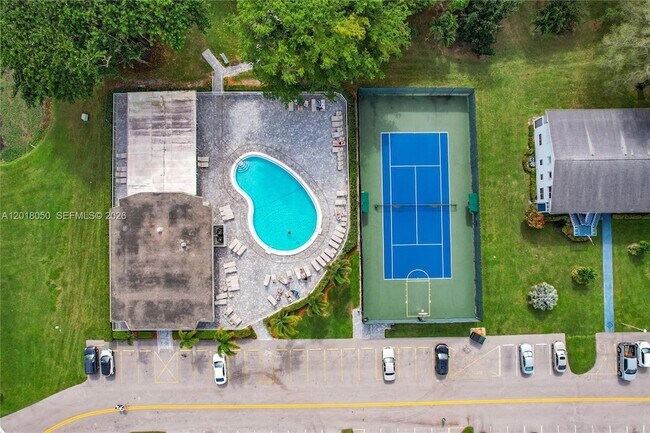 Building Photo - 226 Newport Dr