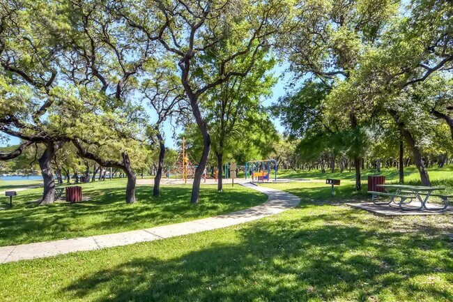 Building Photo - 204 World of Tennis Sq