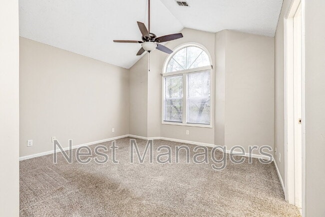 Building Photo - 6813 Willowbrook Dr