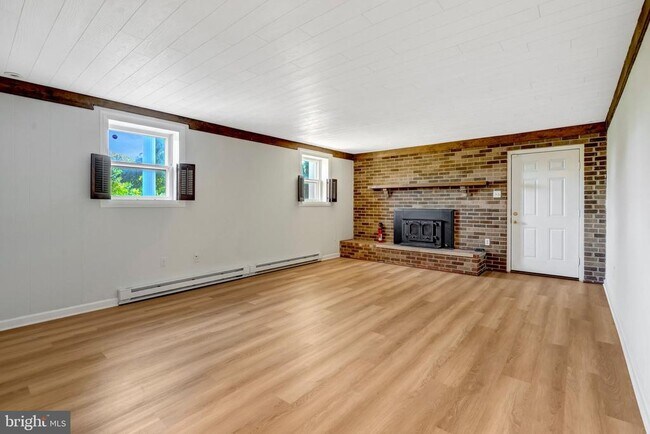 Building Photo - 4570 Lawnvale Dr