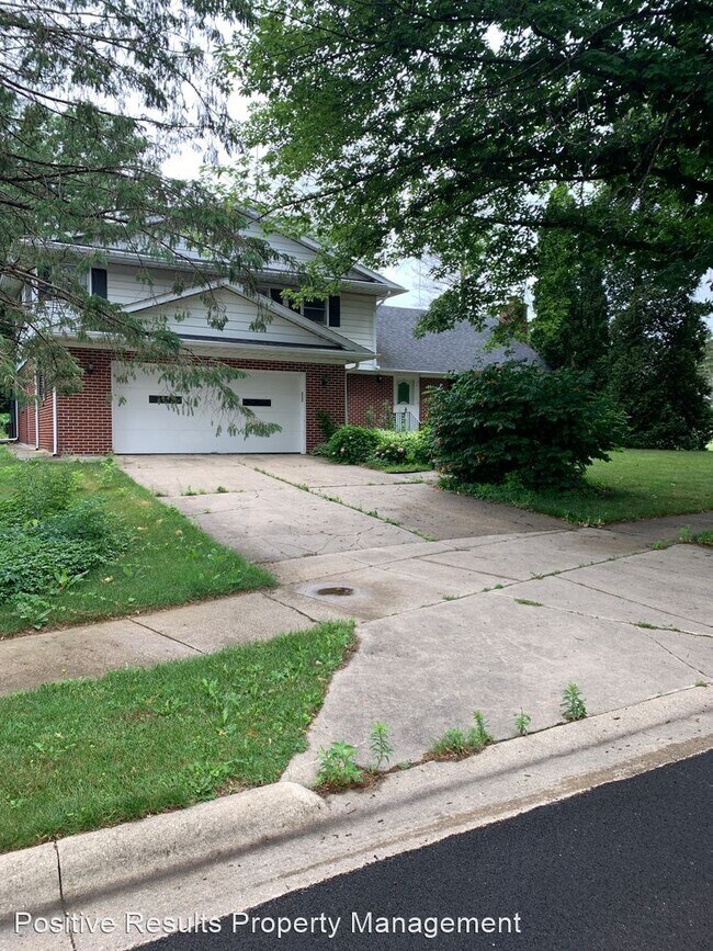 Building Photo - 4 br, 2.5 bath House - 1612 Aragona