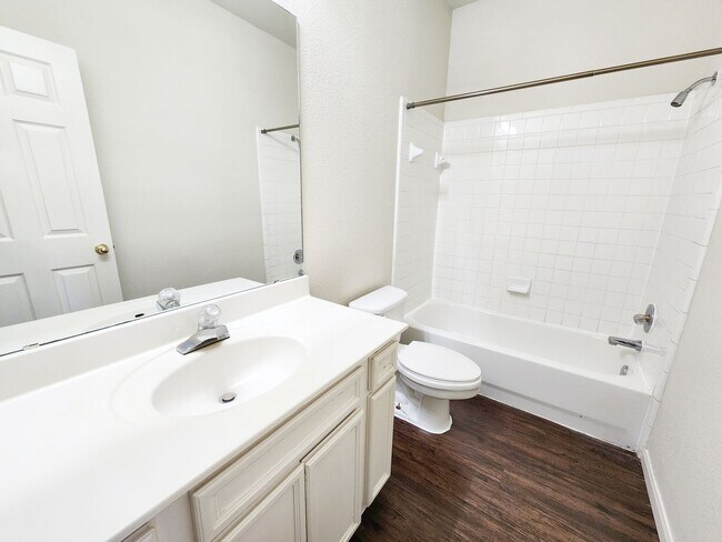 Building Photo - 1503 Cedar Park Dr