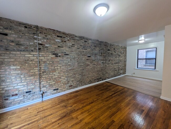 Building Photo - 2332 N Spaulding Ave