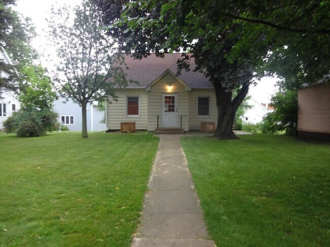 Building Photo - 414 N Hubert St