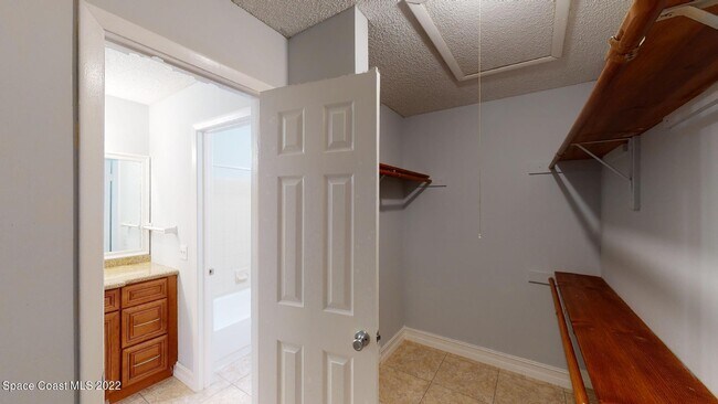 Building Photo - 225 S Tropical Trail