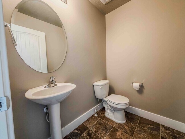 Building Photo - 3731 N Prairie Grass Dr