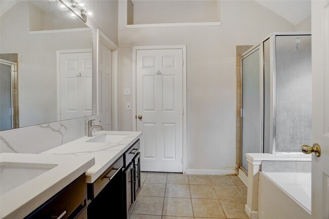 Building Photo - 11319 Windy Creek Dr