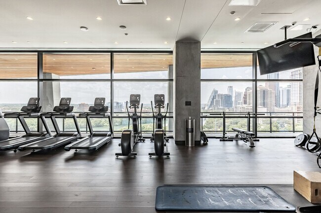 Building Photo - DOWNTOWN AUSTIN CONDO ON RAINEY STREET!! 1 BEDROOM 1 BATH - FULLY FURNISHED
