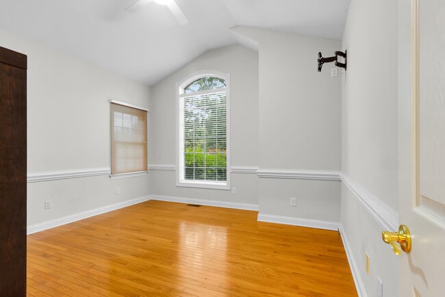 Building Photo - 106 Brugg Ct