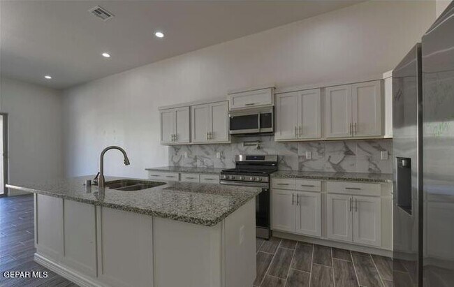 Building Photo - 51073 Sand Verbena Ave