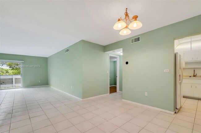 Building Photo - 1205 Mariposa Ave