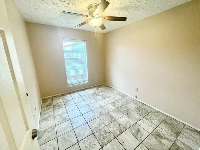 Building Photo - 503 Penwood Ct