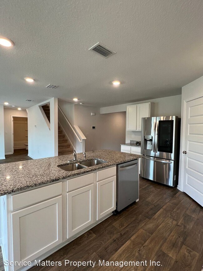 Building Photo - 5 br, 3 bath House - 7571 Oak Lake Blvd