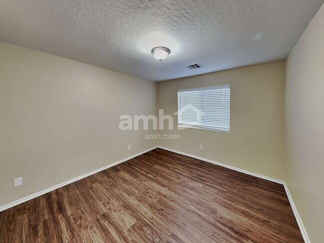 Building Photo - 14954 W Charter Oak Rd