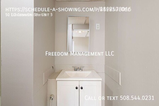 Building Photo - 50 1/2 Common St-Unit 3