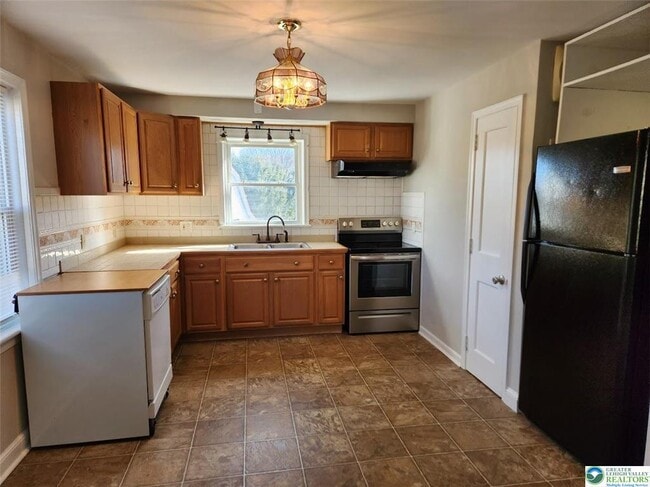 Building Photo - 5543 PA-873