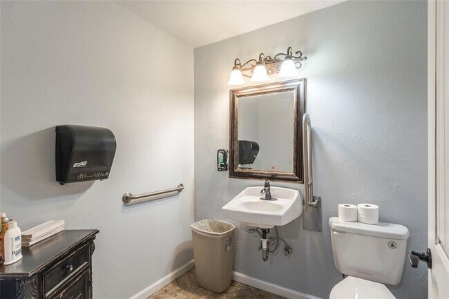 Building Photo - 1700 E State Hwy 152