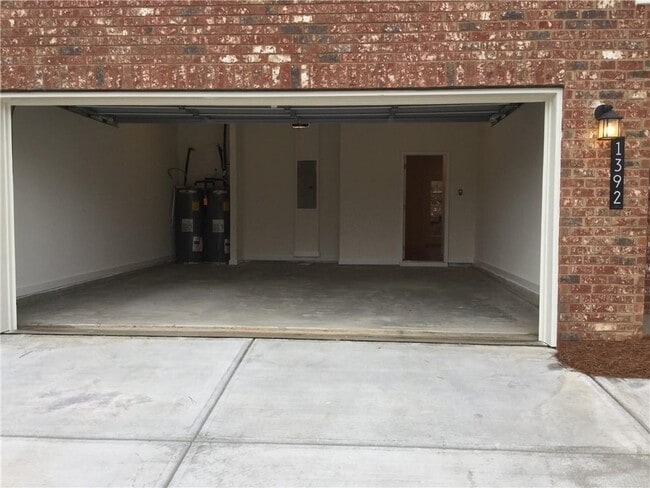 Building Photo - 1392 Weatherbrook Cir