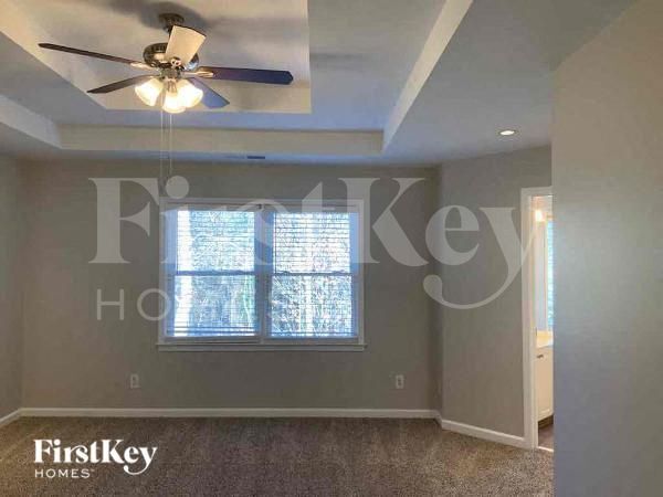 Building Photo - 1520 Maplewood Ct