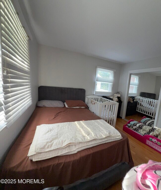 Building Photo - 241 Cliftwood Rd