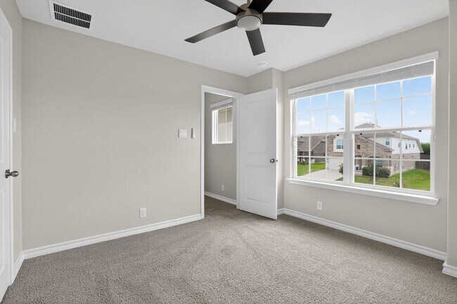 Building Photo - Spacious 5BR Home with Game Room, First-Floor Primary Suite & Appliances Included
