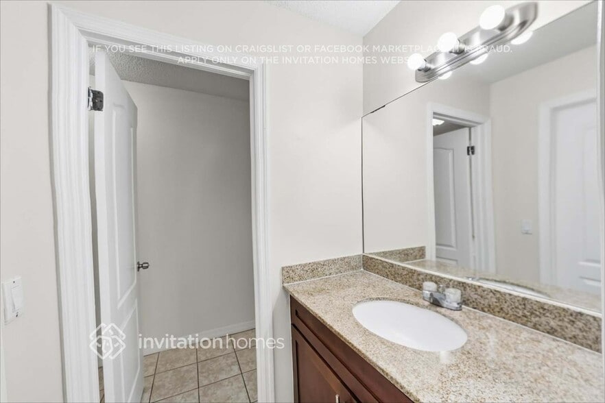 Building Photo - 957 NW 128th Pl