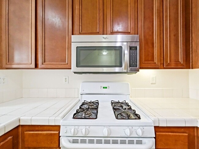 Building Photo - Spacious 3-Bedroom Home in Prime San Diego Location