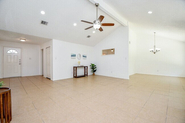 Building Photo - 7203 Santa Rita Dr