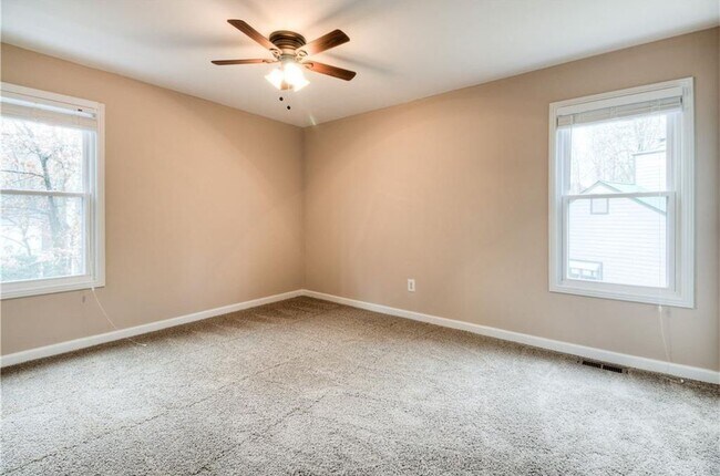 Building Photo - 420 Poplar Glen Ct