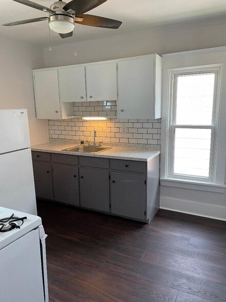 Kitchen - 220 Stevenson St