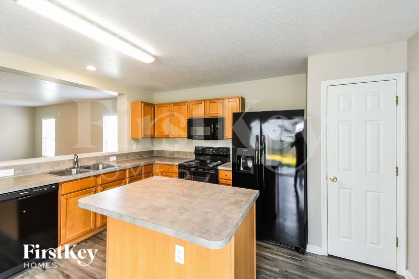 Building Photo - 2163 Fresco Dr