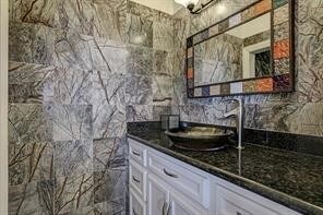 Building Photo - 135 1st St