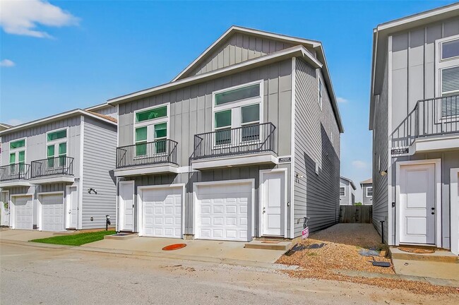 Building Photo - 4922 Paradigm Ln