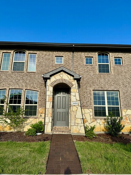 Primary Photo - 3453 Solana Cir
