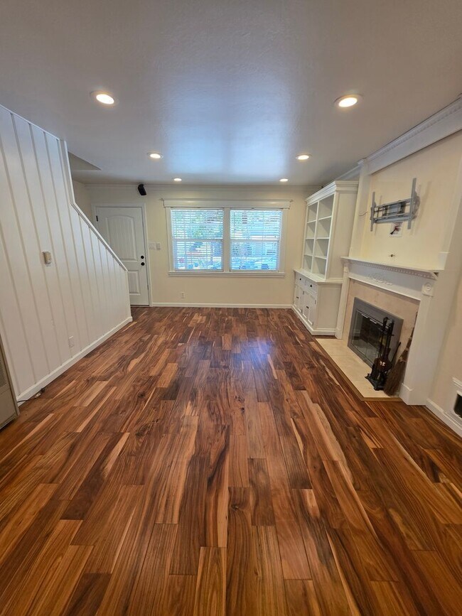 Building Photo - Endearing 4/2 Top of the Line Remodel in Concord's Canterbury Neighborhood