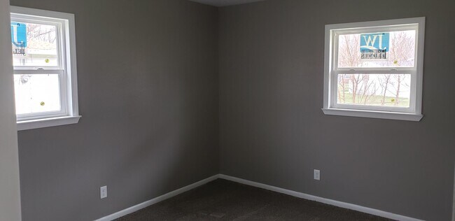 Building Photo - 3 bedroom 1 bath