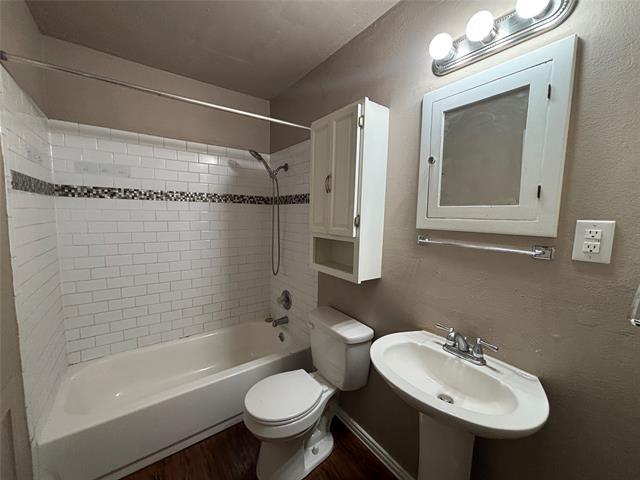 Building Photo - 5605 Thomas Ln